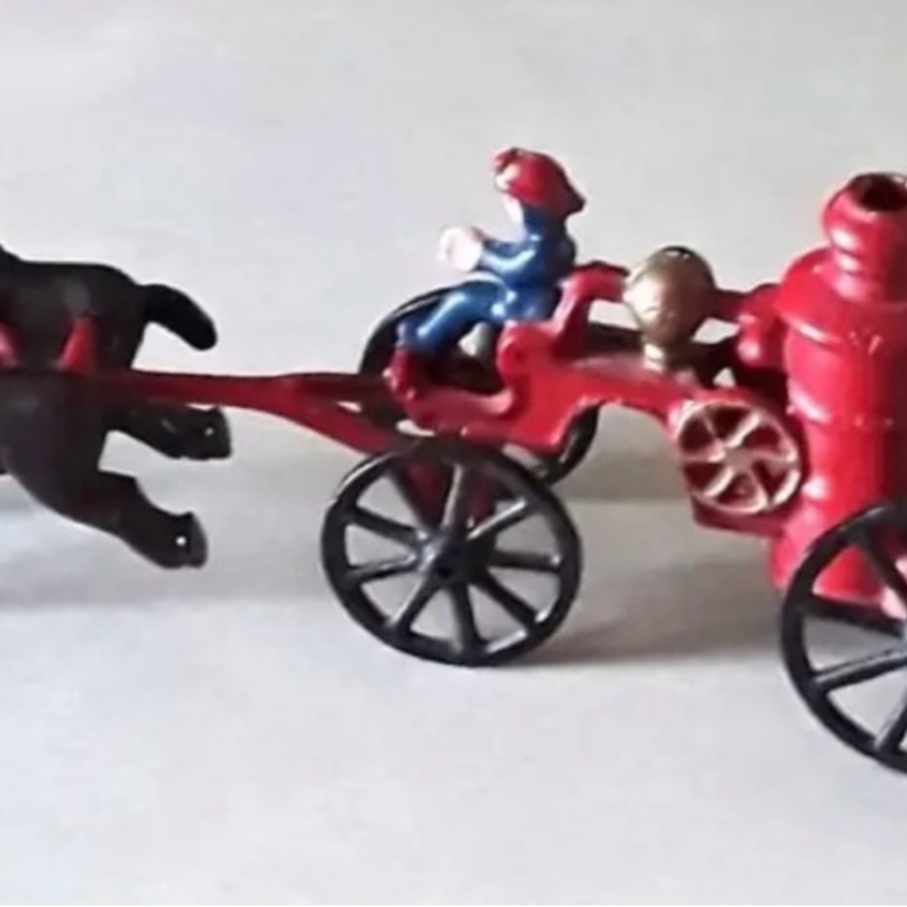 Classic Red and Black Toy Horse Carriage